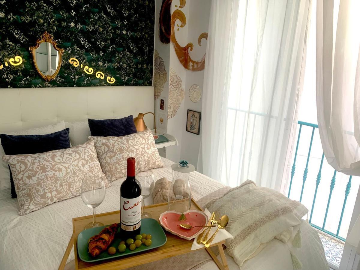 La Gitana Y El Rey Sol Apartment มาลากา ภายนอก รูปภาพ