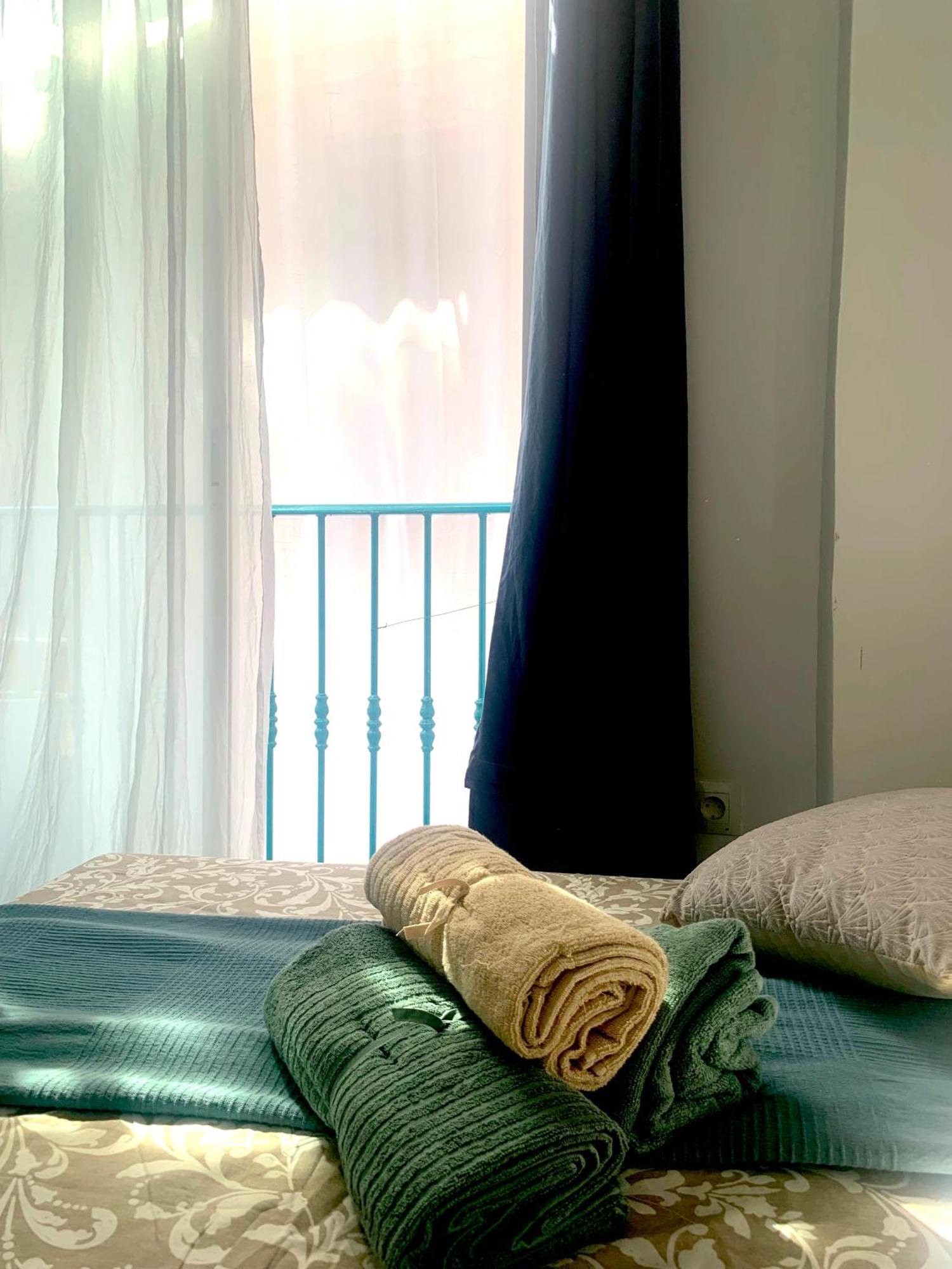 La Gitana Y El Rey Sol Apartment มาลากา ภายนอก รูปภาพ