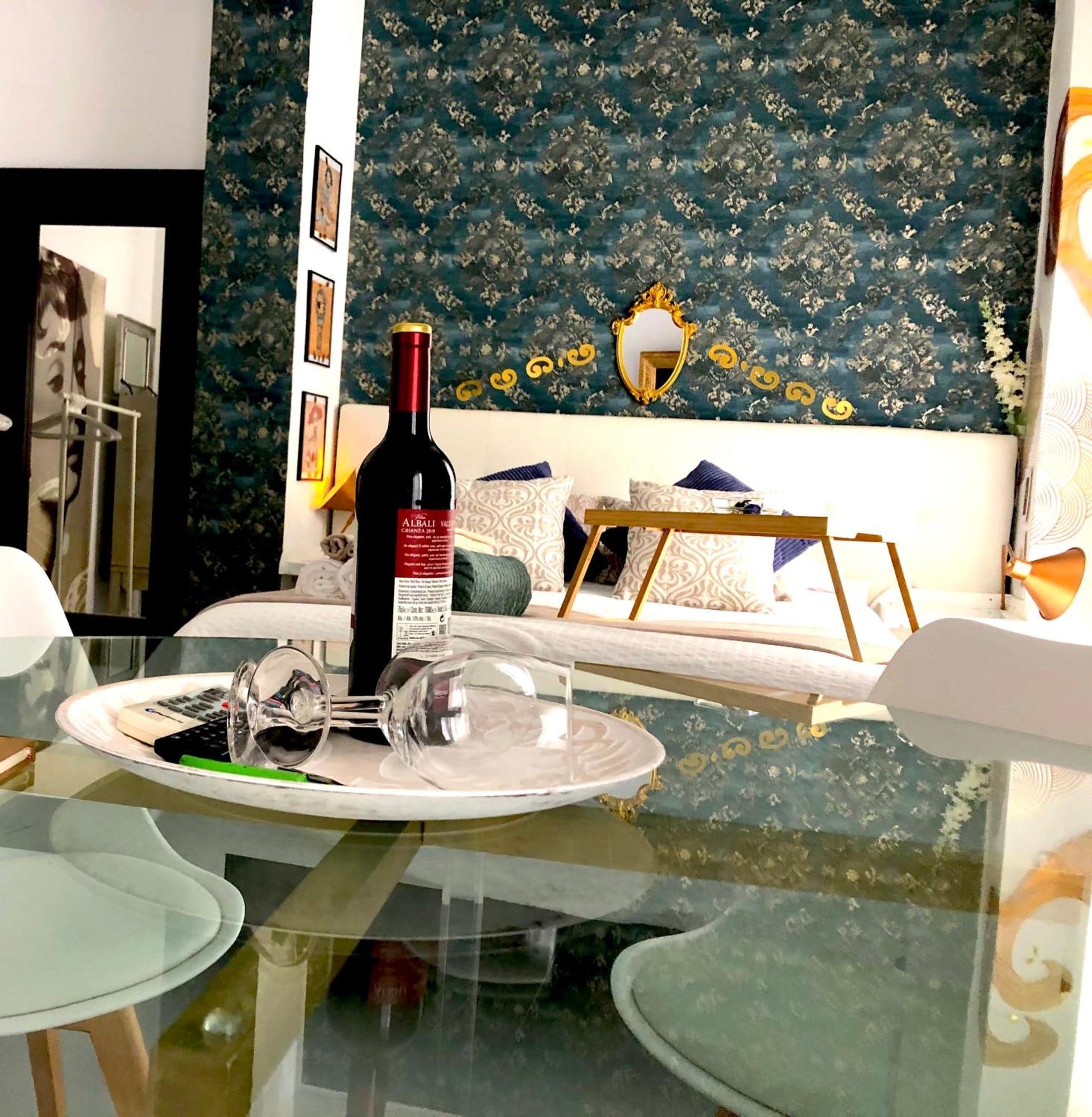 La Gitana Y El Rey Sol Apartment มาลากา ภายนอก รูปภาพ
